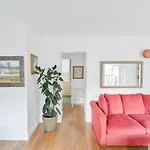 St Germain Des Pres 6th Great Location, Couple Or Family