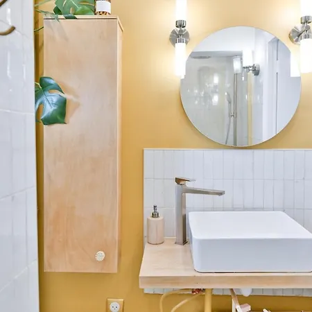 St Germain Des Pres 6th Great Location, Couple Or Family Appartement